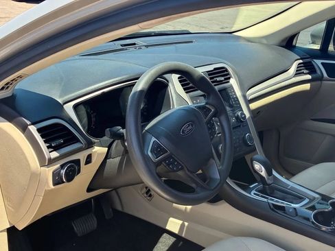 Used 2015 Ford Fusion SE FWD image 17