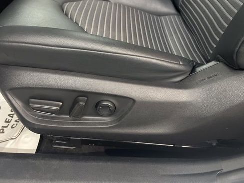 Used 2021 Toyota Camry SE image 8