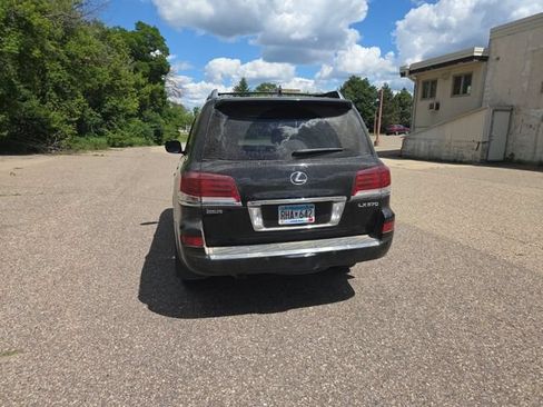 Used 2013 Lexus LX 570 4WD w/ Luxury Pkg image 11