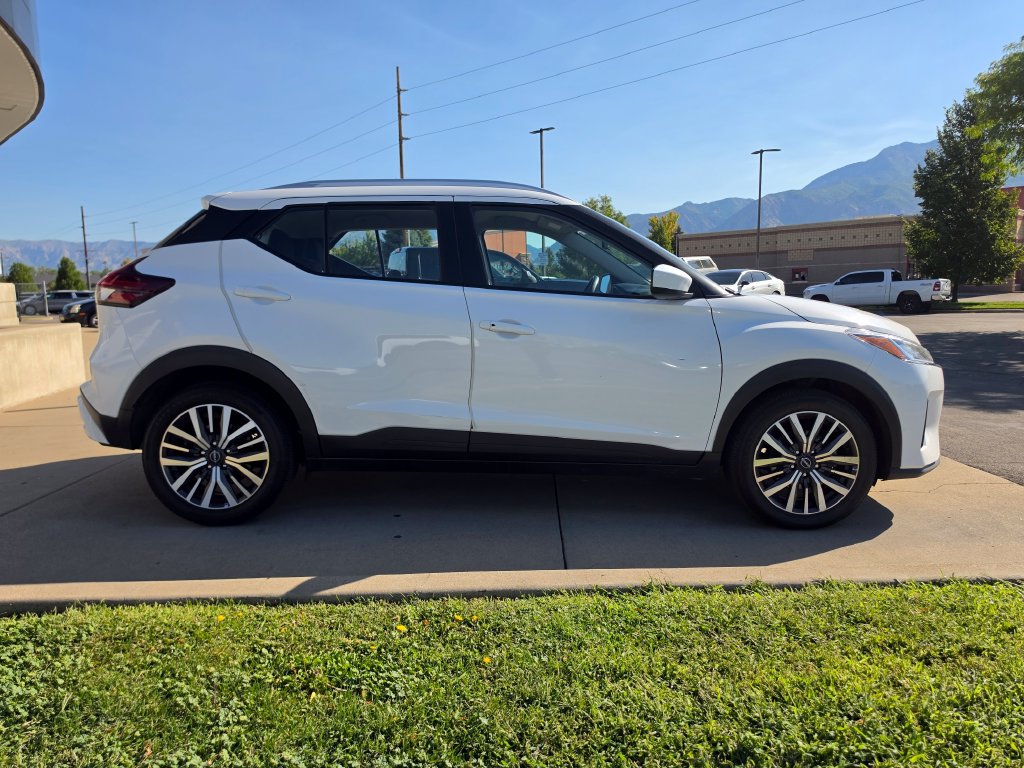 Used 2023 Nissan Kicks SV FWD image 4