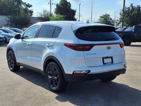 Used 2022 Kia Sportage LX w/ LX FWD Value Edition Package image 2