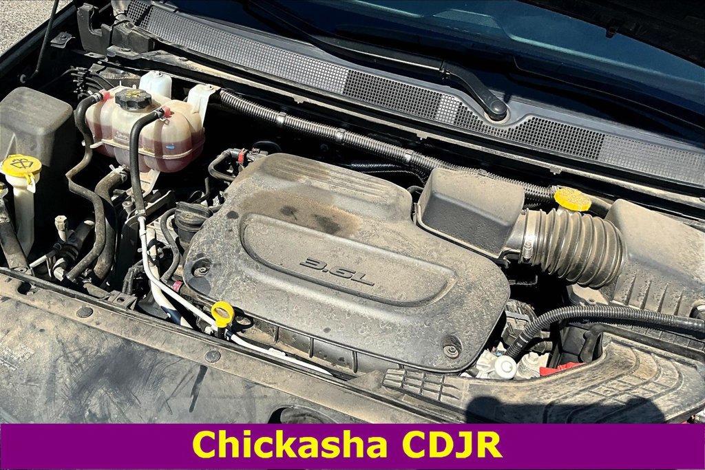 Used 2023 Chrysler Pacifica Touring-L FWD image 31
