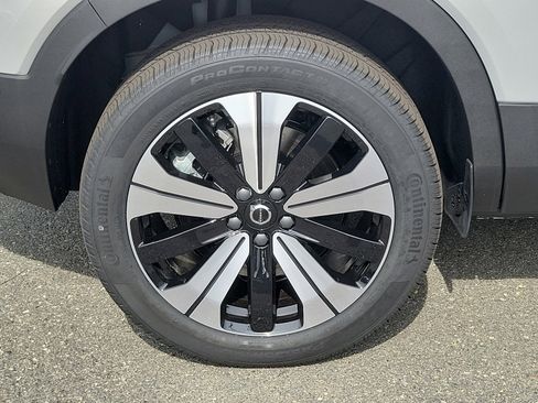 Used 2023 Volvo XC40 Recharge Plus w/ Protection Package Premier image 5