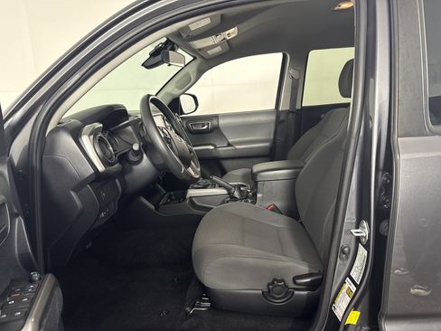 Used 2021 Toyota Tacoma SR5 image 15