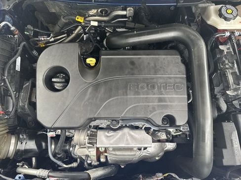 Certified 2023 Chevrolet Equinox LS AWD/4WD image 30