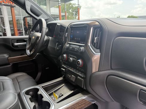 Used 2022 Chevrolet Silverado 2500 High Country w/ Technology Package AWD/4WD image 24