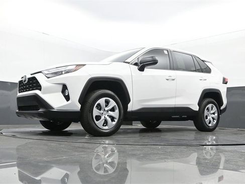 Used 2025 Toyota RAV4 LE image 25