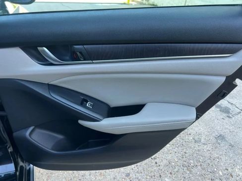 Used 2018 Honda Accord EX-L image 19