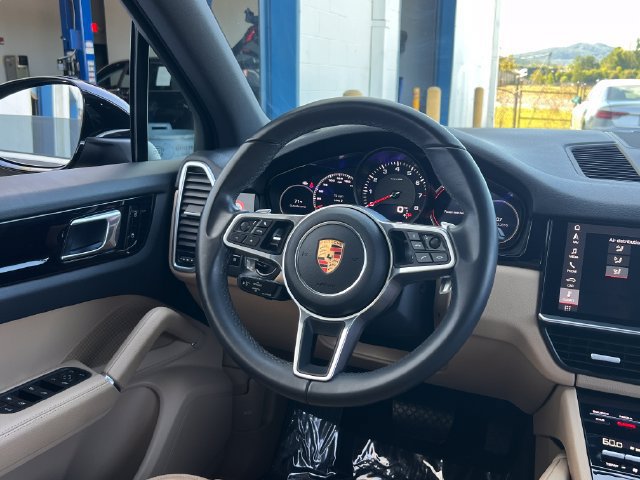 Used 2019 Porsche Cayenne AWD/4WD image 18