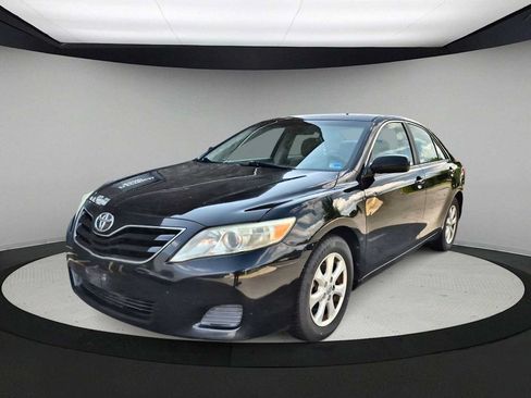 Used 2011 Toyota Camry LE w/ LE Extra-Value Pkg FWD image 4