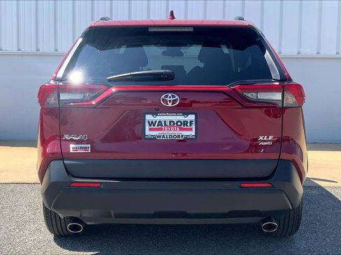 Used 2025 Toyota RAV4 XLE AWD/4WD image 5