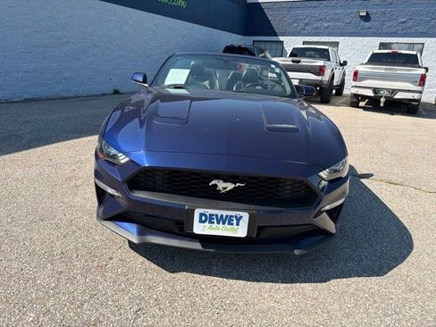 Used 2019 Ford Mustang Premium RWD image 8