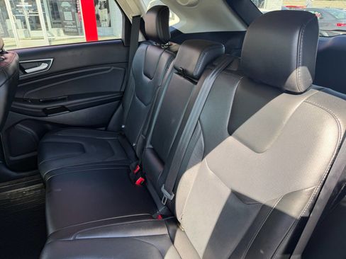Used 2019 Ford Edge Titanium w/ Equipment Group 301A AWD/4WD image 21