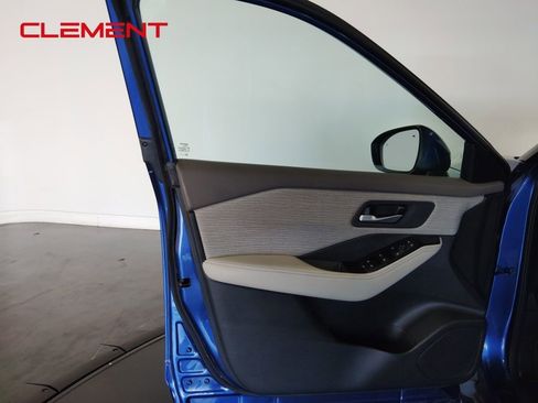 Used 2022 Nissan Rogue SV AWD/4WD image 27