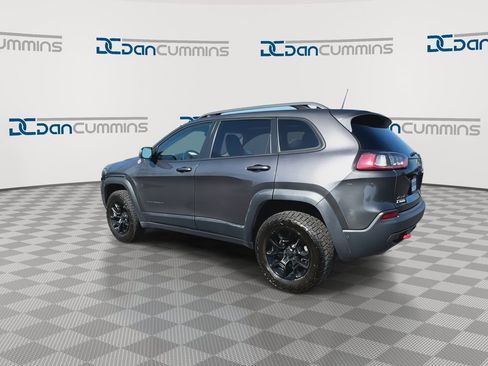 Used 2019 Jeep Cherokee Trailhawk image 6