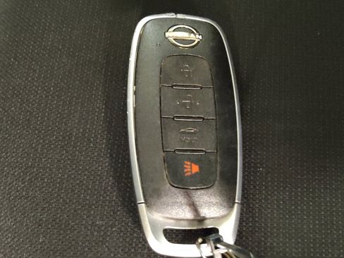 Used 2025 Nissan Sentra SV FWD image 32