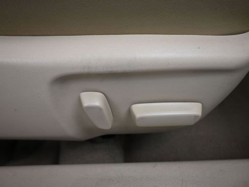 Used 2017 Toyota Camry XLE image 42