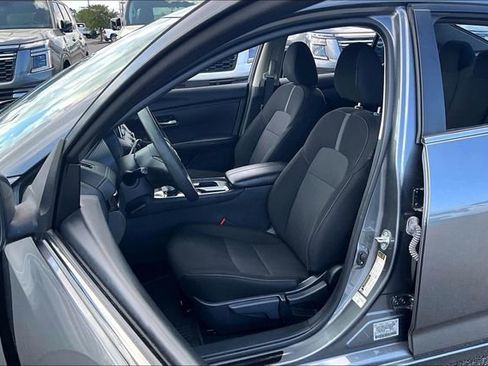 Certified 2024 Nissan Sentra SV image 18