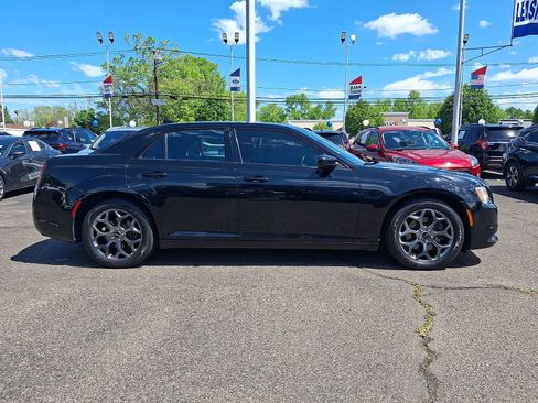 Used 2017 Chrysler 300 S AWD/4WD image 8