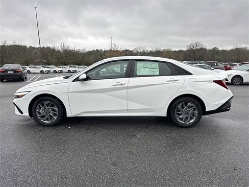 New 2026 Hyundai Elantra Blue image 4