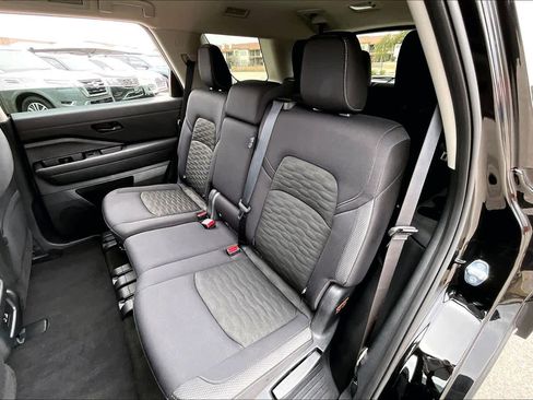 Used 2025 Nissan Pathfinder SV image 20