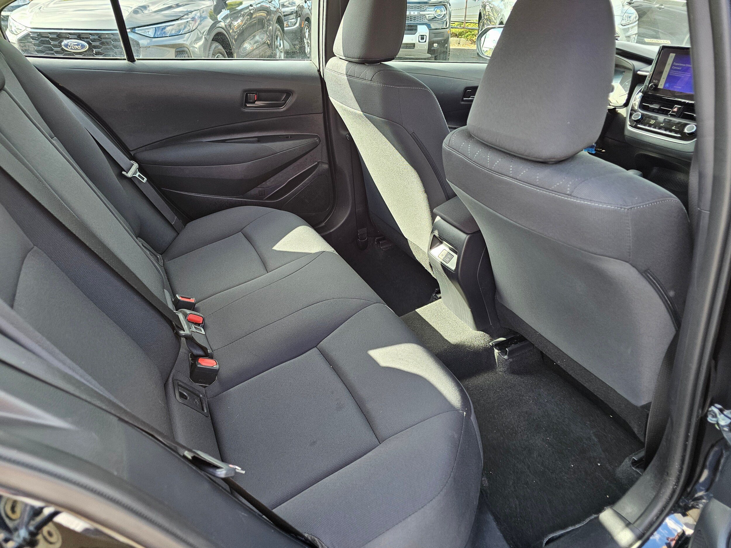 Used 2025 Toyota Corolla LE FWD image 14