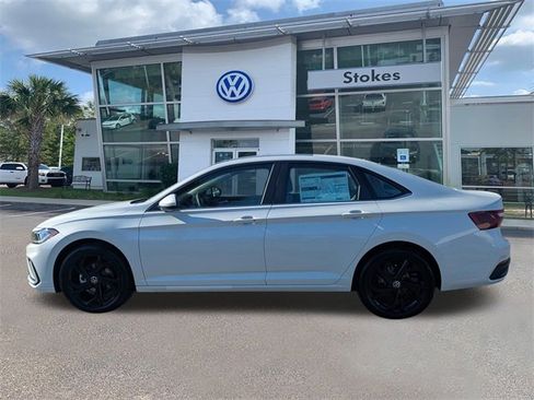 New 2026 Volkswagen Jetta SE image 7