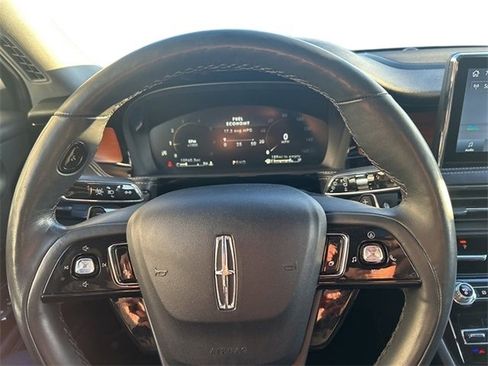 Used 2022 Lincoln Corsair Reserve w/ Equipment Group 201A image 11