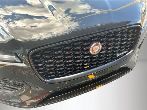 Used 2023 Jaguar F-PACE R-Dynamic S AWD/4WD image 32