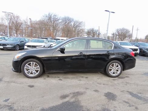 Used 2013 INFINITI G37 x w/ Premium Pkg image 3