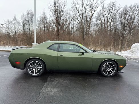 Used 2023 Dodge Challenger R/T w/ Plus Package image 7