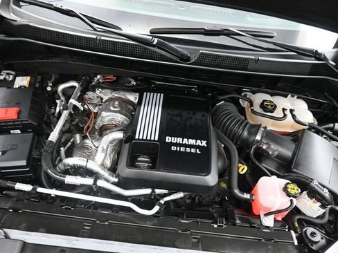 Used 2025 Chevrolet Silverado 1500 LTZ AWD/4WD image 30