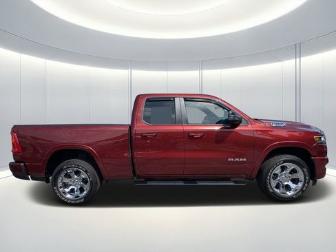 Used 2025 RAM 1500 Big Horn AWD/4WD image 3