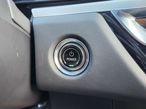 Used 2024 Cadillac Lyriq Luxury image 8