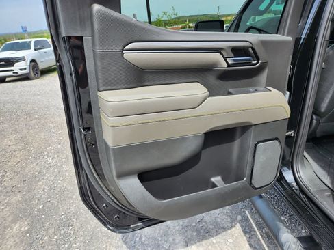 Used 2023 Chevrolet Silverado 1500 ZR2 w/ Technology Package image 26