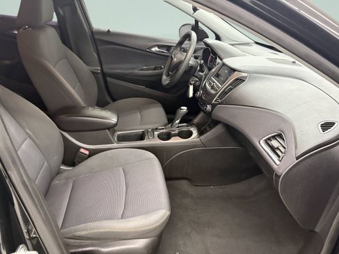 Used 2019 Chevrolet Cruze LS w/ LS Convenience Package FWD image 18