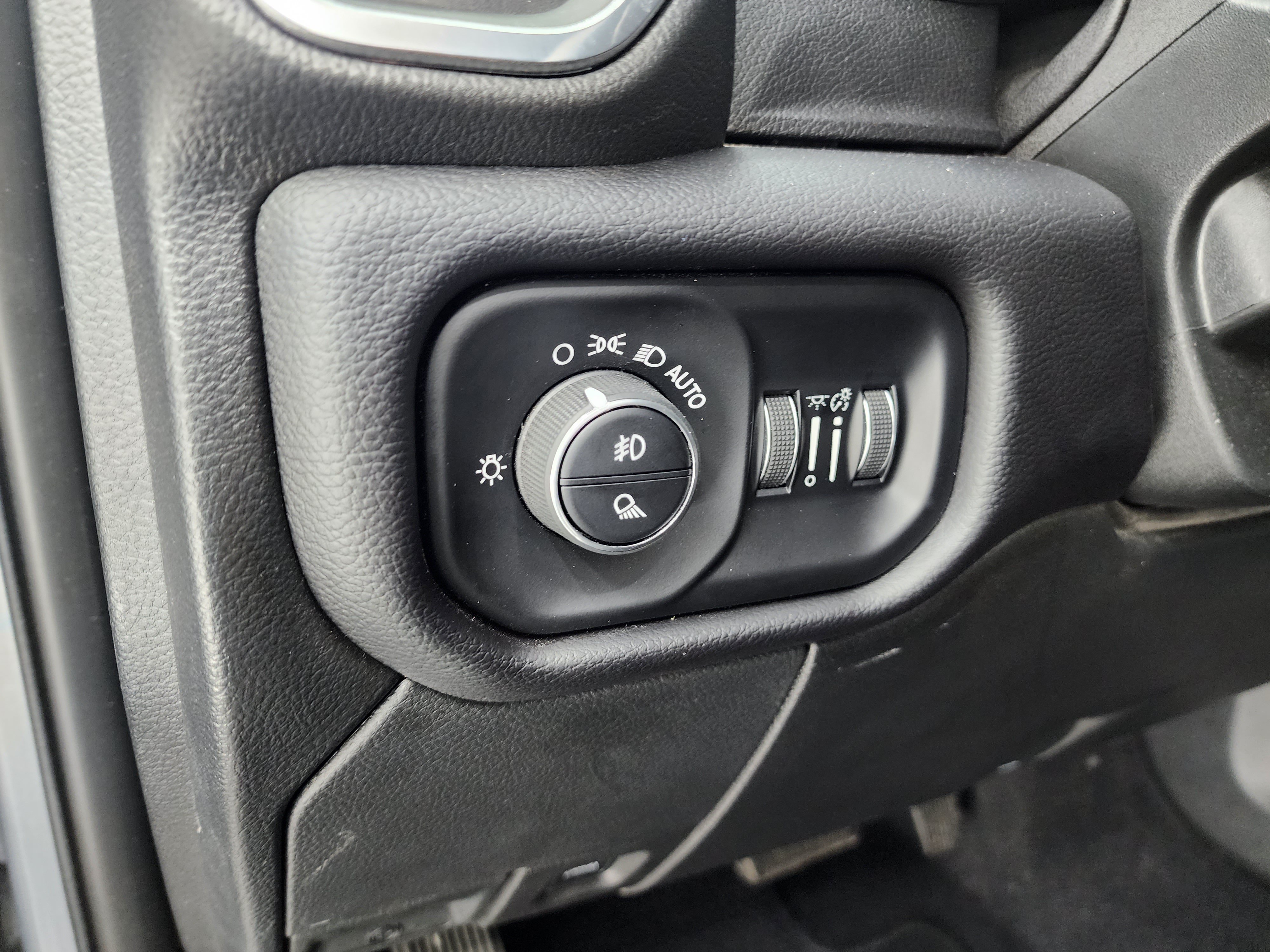 Used 2024 RAM 2500 Laramie w/ Night Edition AWD/4WD image 39