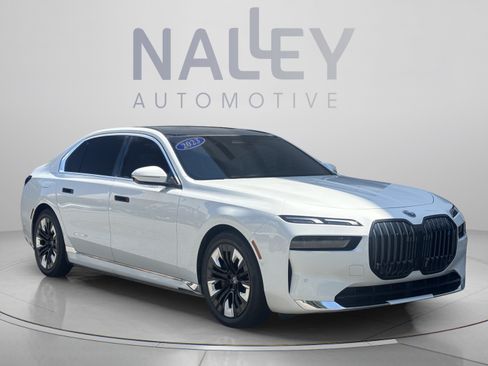 Used 2023 BMW i7 xDrive60 AWD/4WD image 5