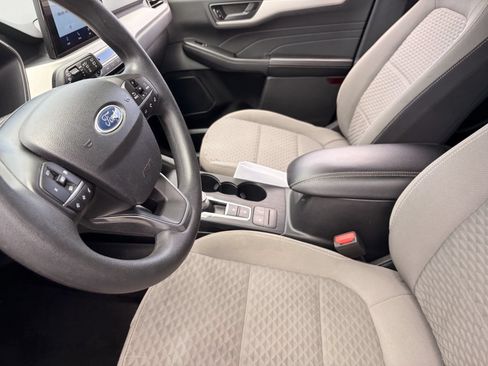 Certified 2022 Ford Escape SE AWD/4WD image 17