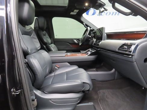 Used 2024 Lincoln Navigator L Reserve w/ Equipment Group 201A image 28