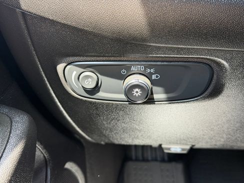 Used 2024 Chevrolet Equinox LT w/ LPO, Floor Liner Package FWD image 12