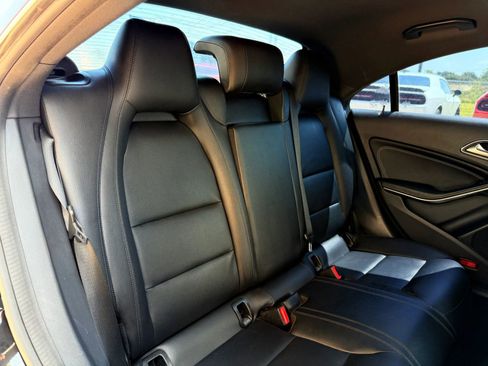 Used 2014 Mercedes-Benz CLA 250 image 31
