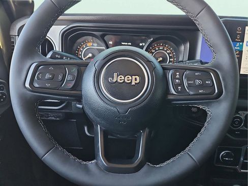 Used 2025 Jeep Wrangler Sport S image 16