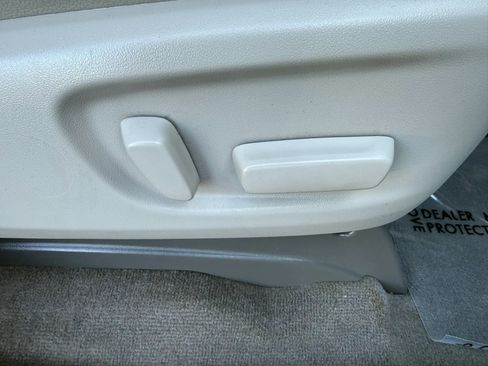 Used 2014 Toyota Sienna XLE AWD/4WD image 22