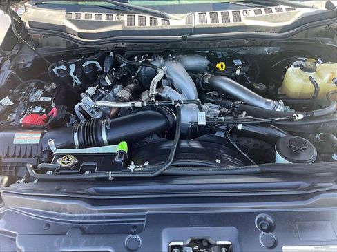 Used 2021 Ford F250 XLT w/ XLT Premium Package AWD/4WD image 13