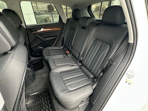 Used 2021 Audi Q5 2.0T Premium w/ Convenience Package image 18
