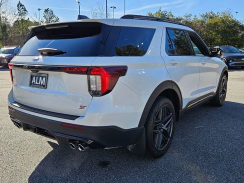 Used 2025 Ford Explorer ST image 13