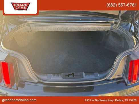 Used 2017 Ford Mustang Premium image 14