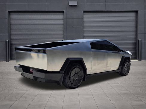 Used 2024 Tesla Cybertruck Cyberbeast AWD/4WD image 8