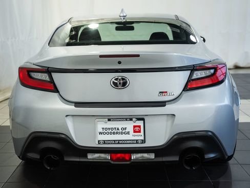 Used 2023 Toyota GR86 RWD image 5